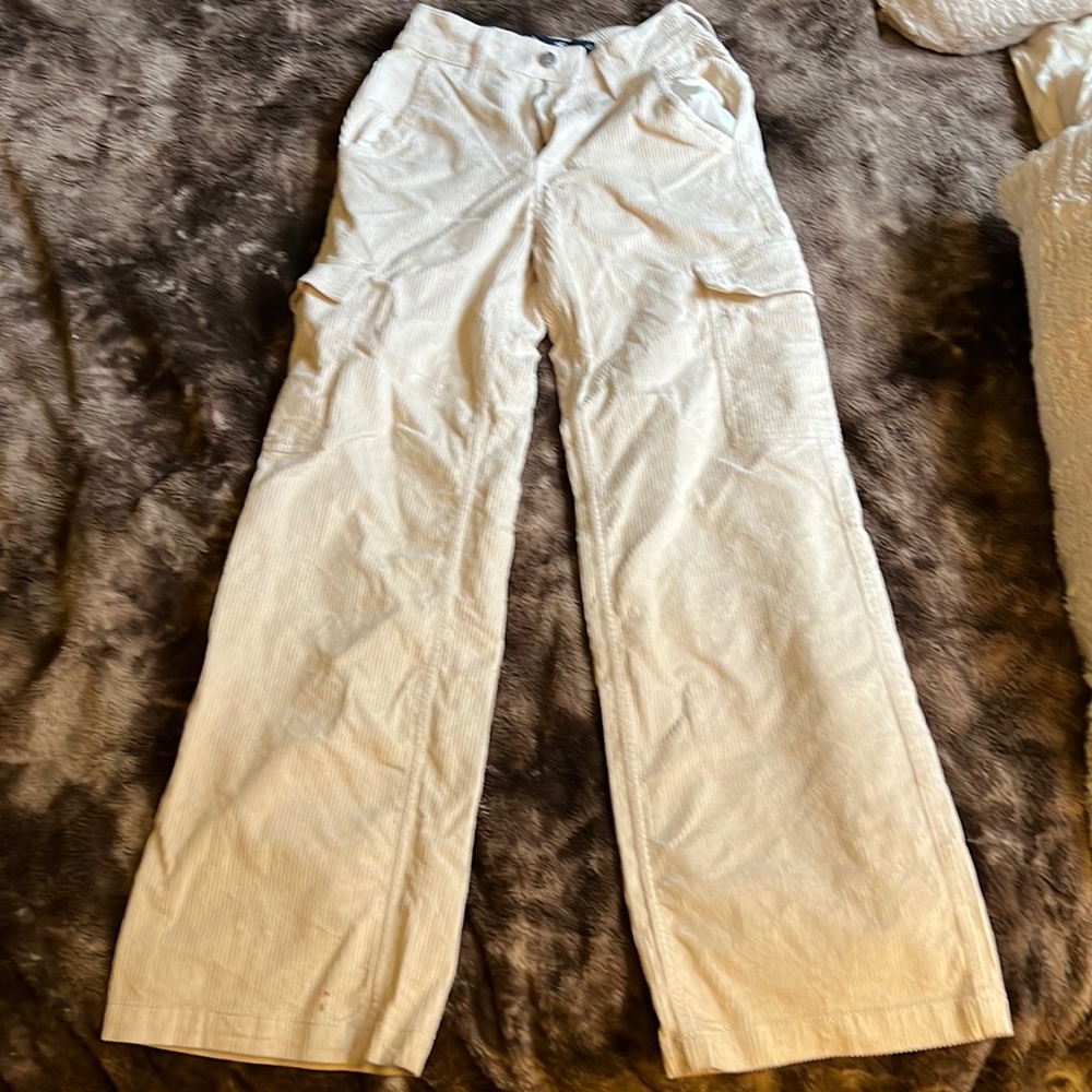 Hollisyer, corduroy wide legged pants. Size W23